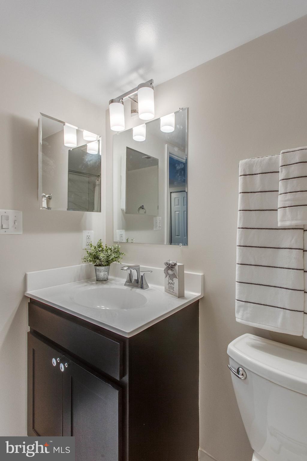 HAWTHORNE VILLAGE - Residential