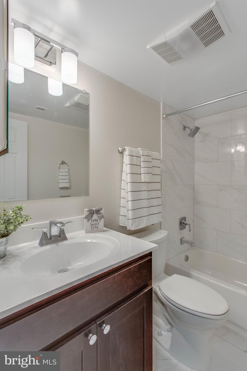 HAWTHORNE VILLAGE - Residential