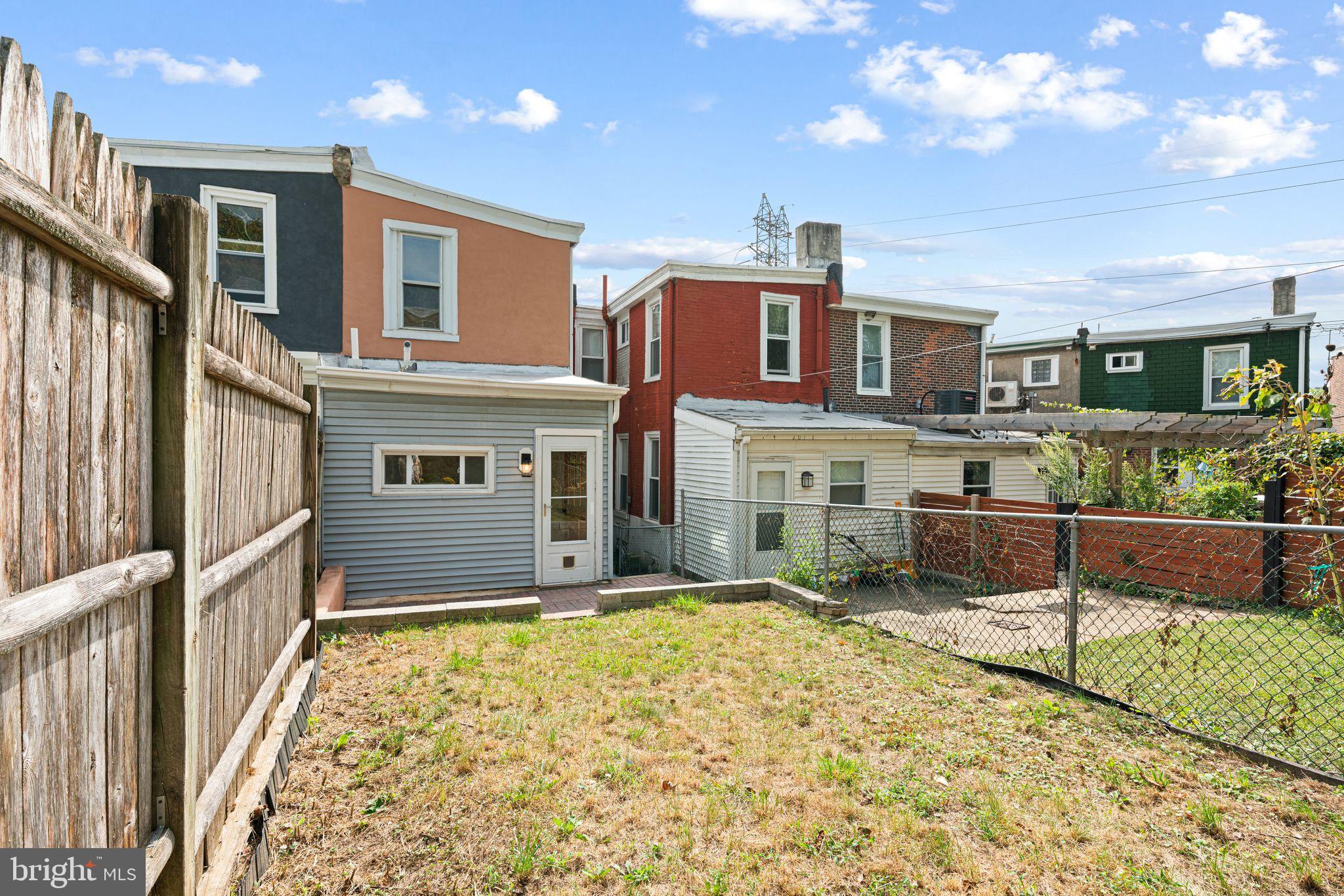 EAST FALLS - Residential