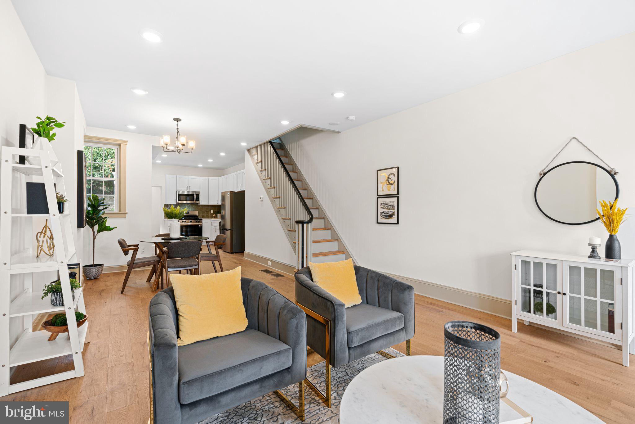 EAST FALLS - Residential