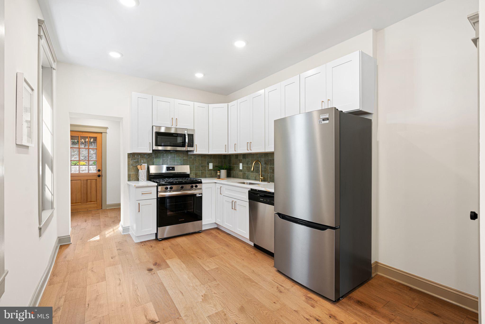 EAST FALLS - Residential