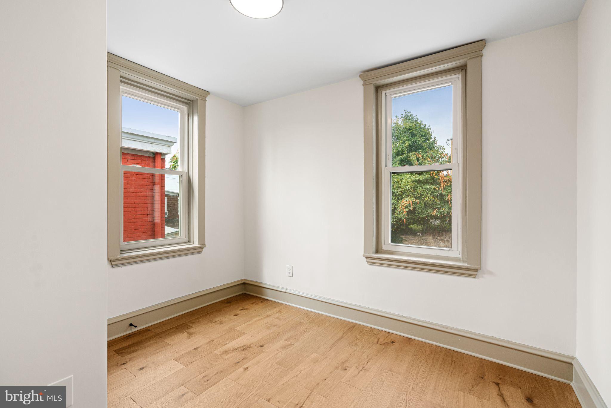 EAST FALLS - Residential