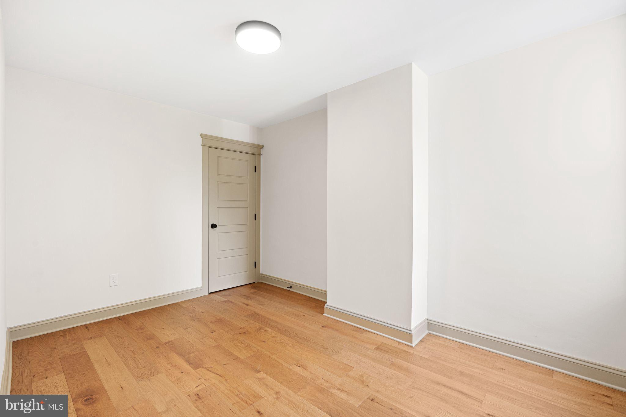 EAST FALLS - Residential