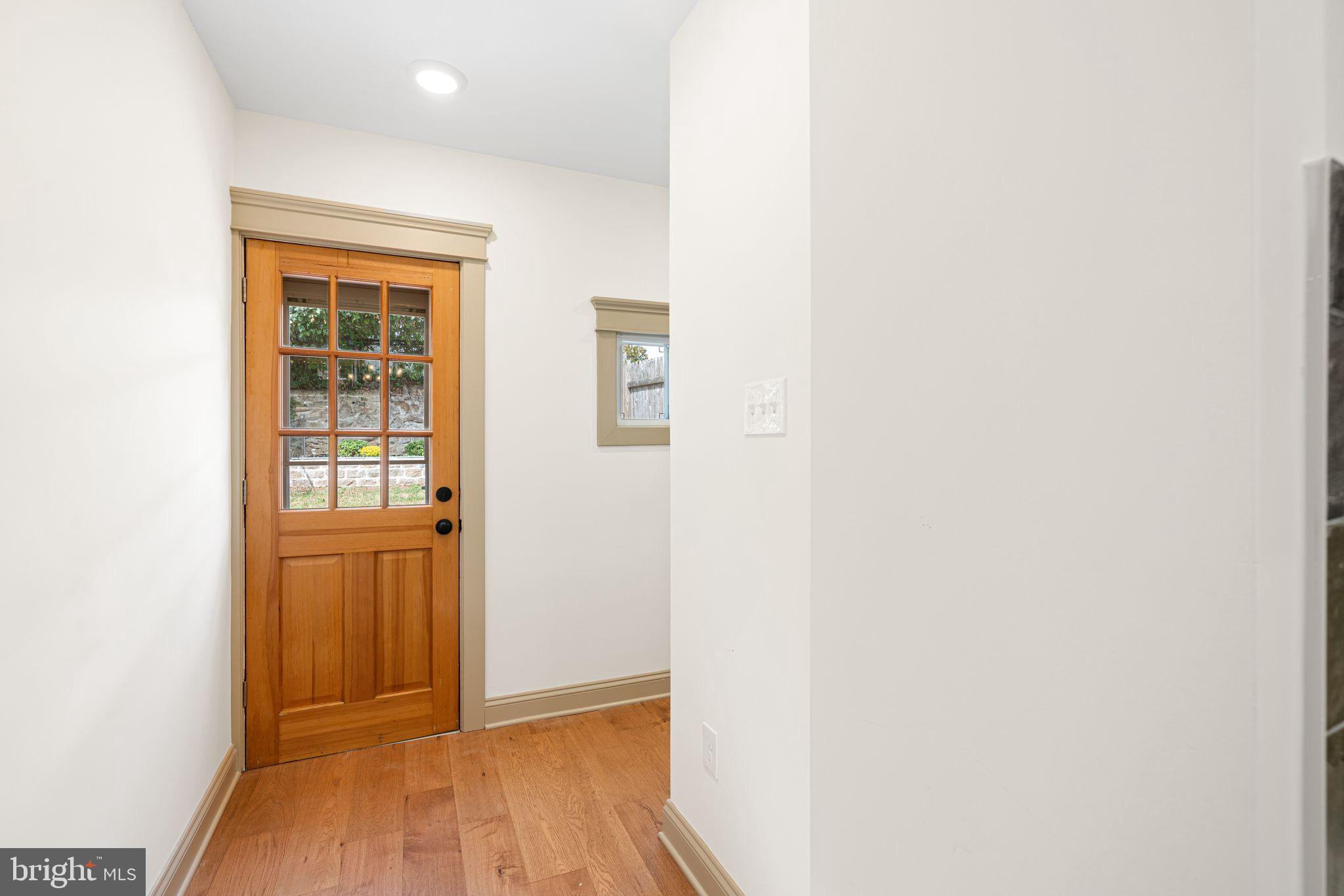 EAST FALLS - Residential