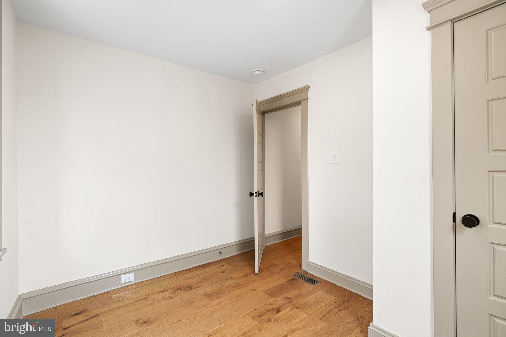 EAST FALLS - Residential