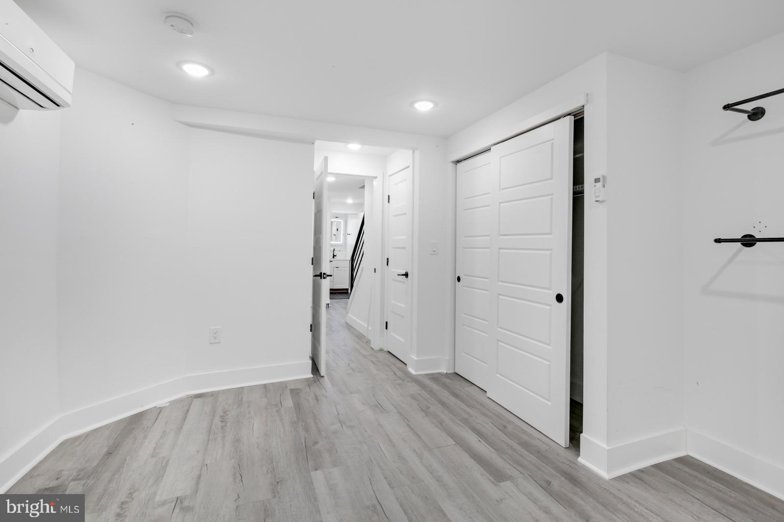 QUEEN VILLAGE - Residential Lease