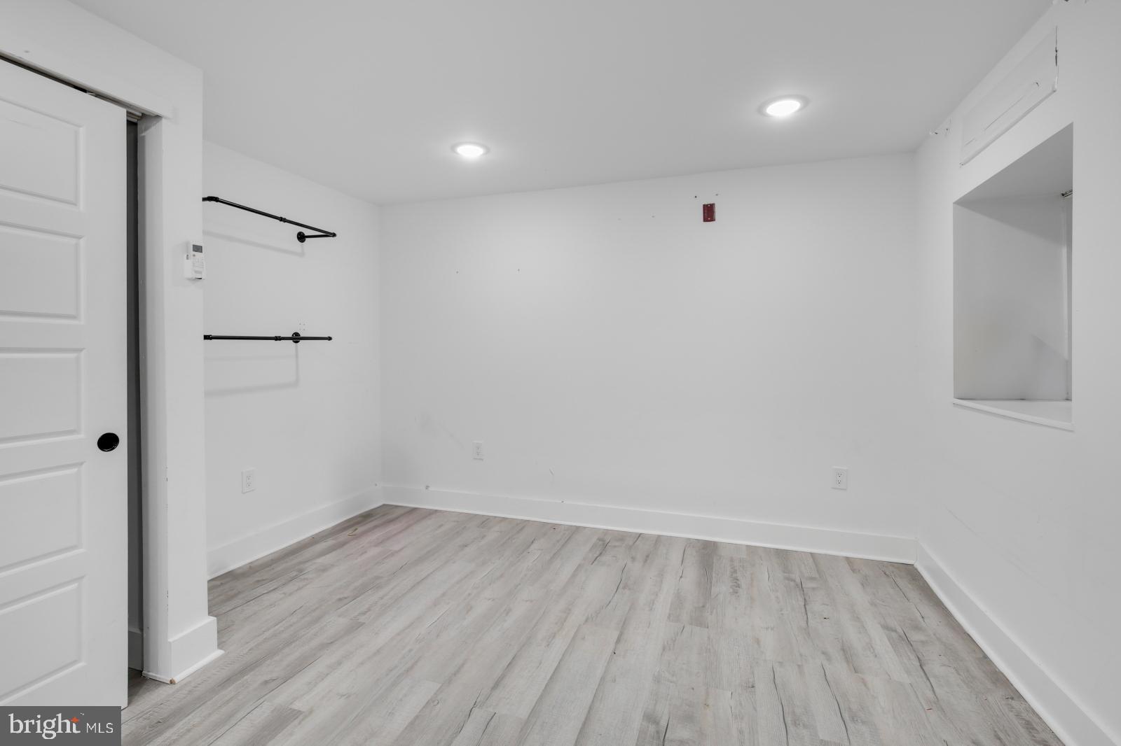 QUEEN VILLAGE - Residential Lease