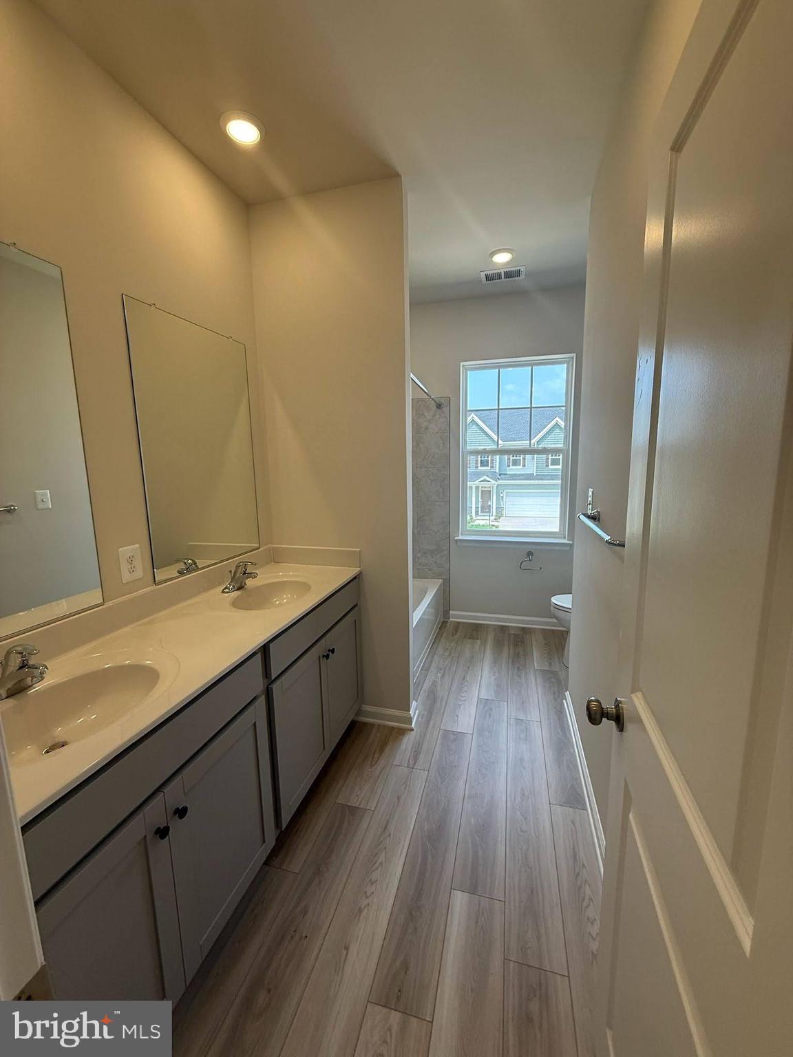 RED CLOVER MEADOWS - Residential Lease