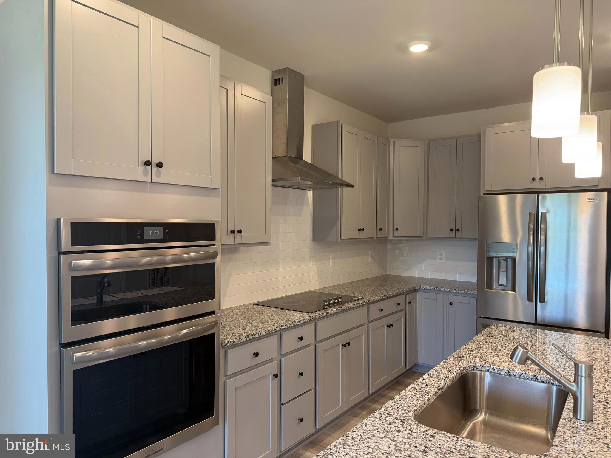 RED CLOVER MEADOWS - Residential Lease