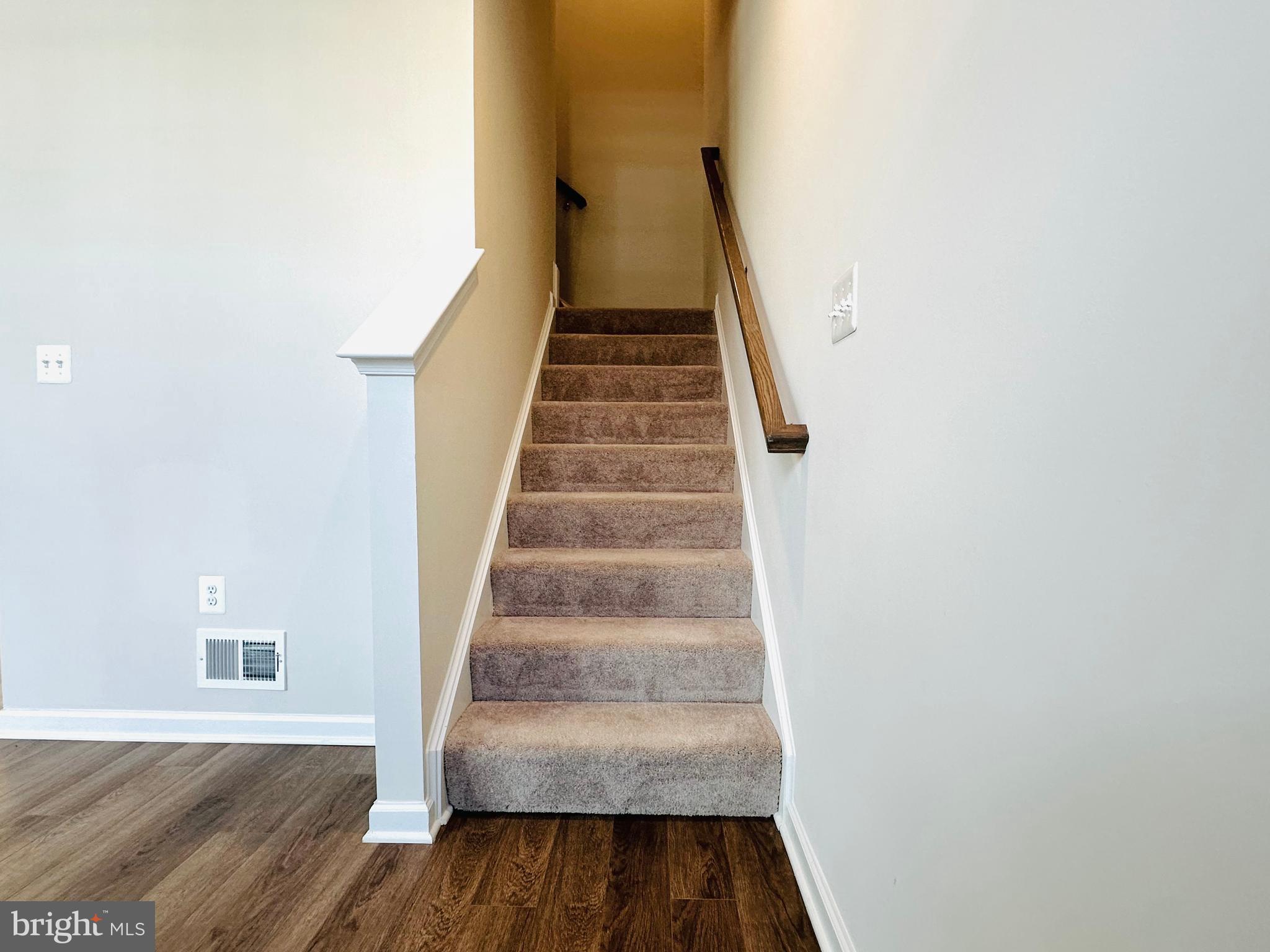 PRESIDENTS POINTE - Residential Lease