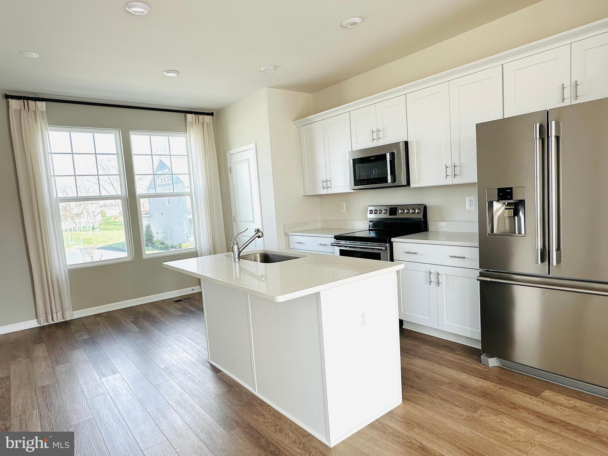 PRESIDENTS POINTE - Residential Lease