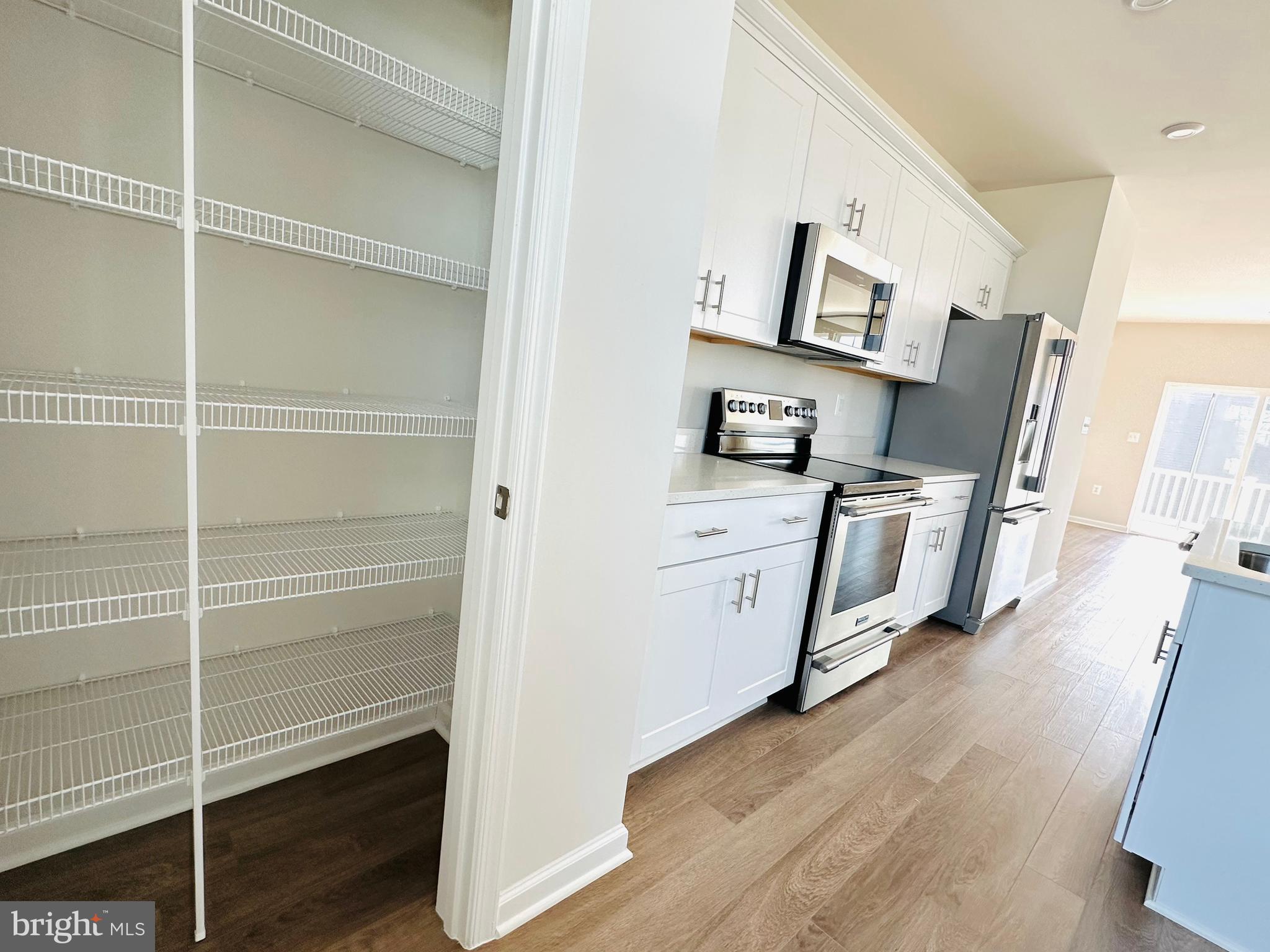 PRESIDENTS POINTE - Residential Lease