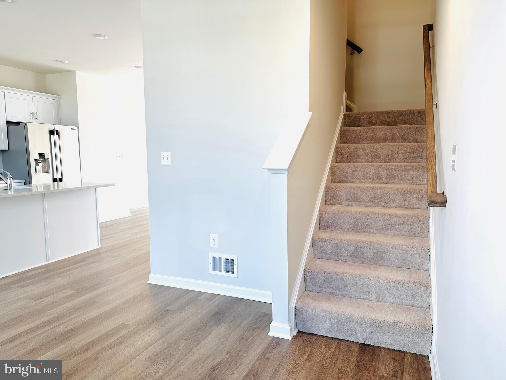 PRESIDENTS POINTE - Residential Lease