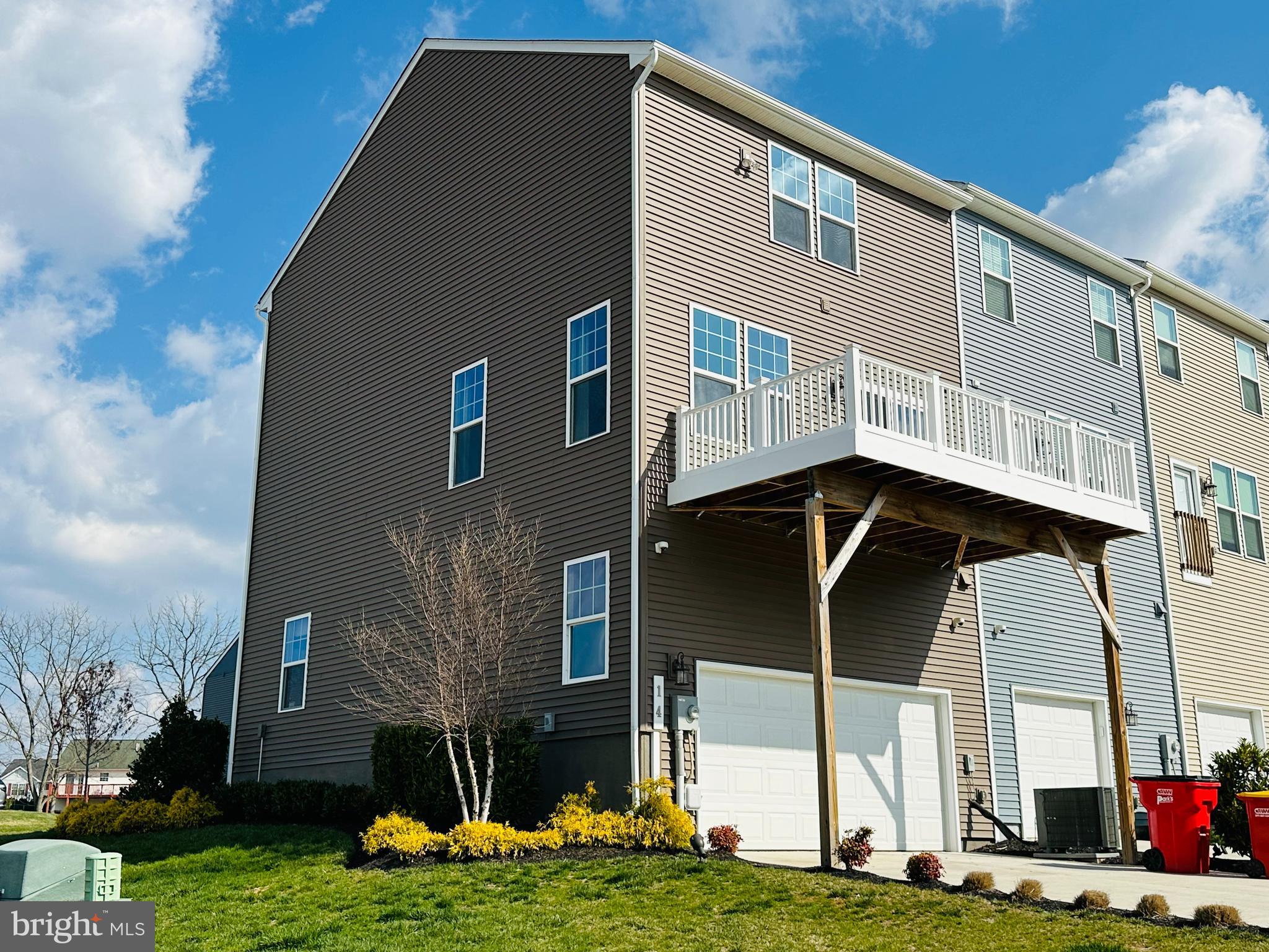 PRESIDENTS POINTE - Residential Lease