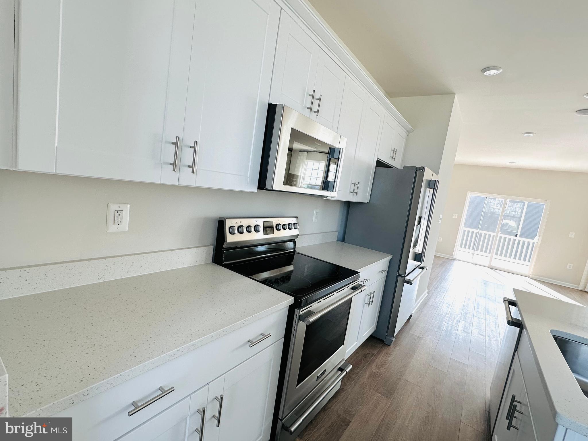 PRESIDENTS POINTE - Residential Lease