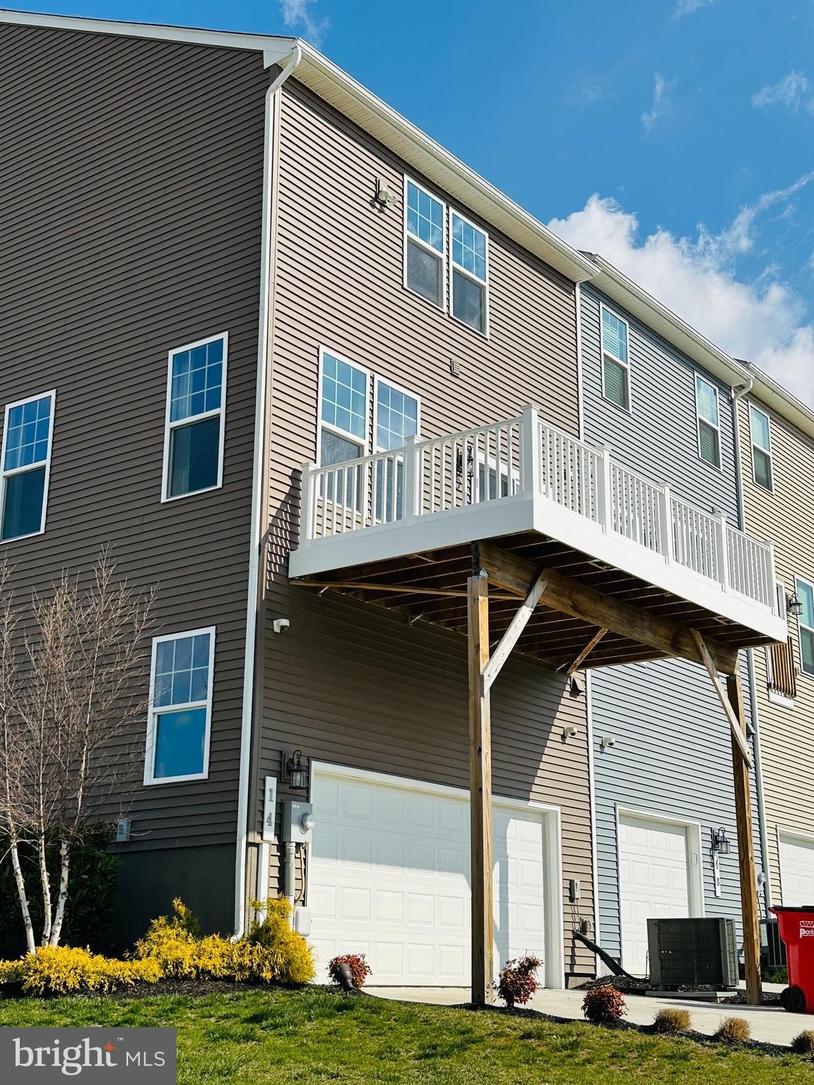 PRESIDENTS POINTE - Residential Lease