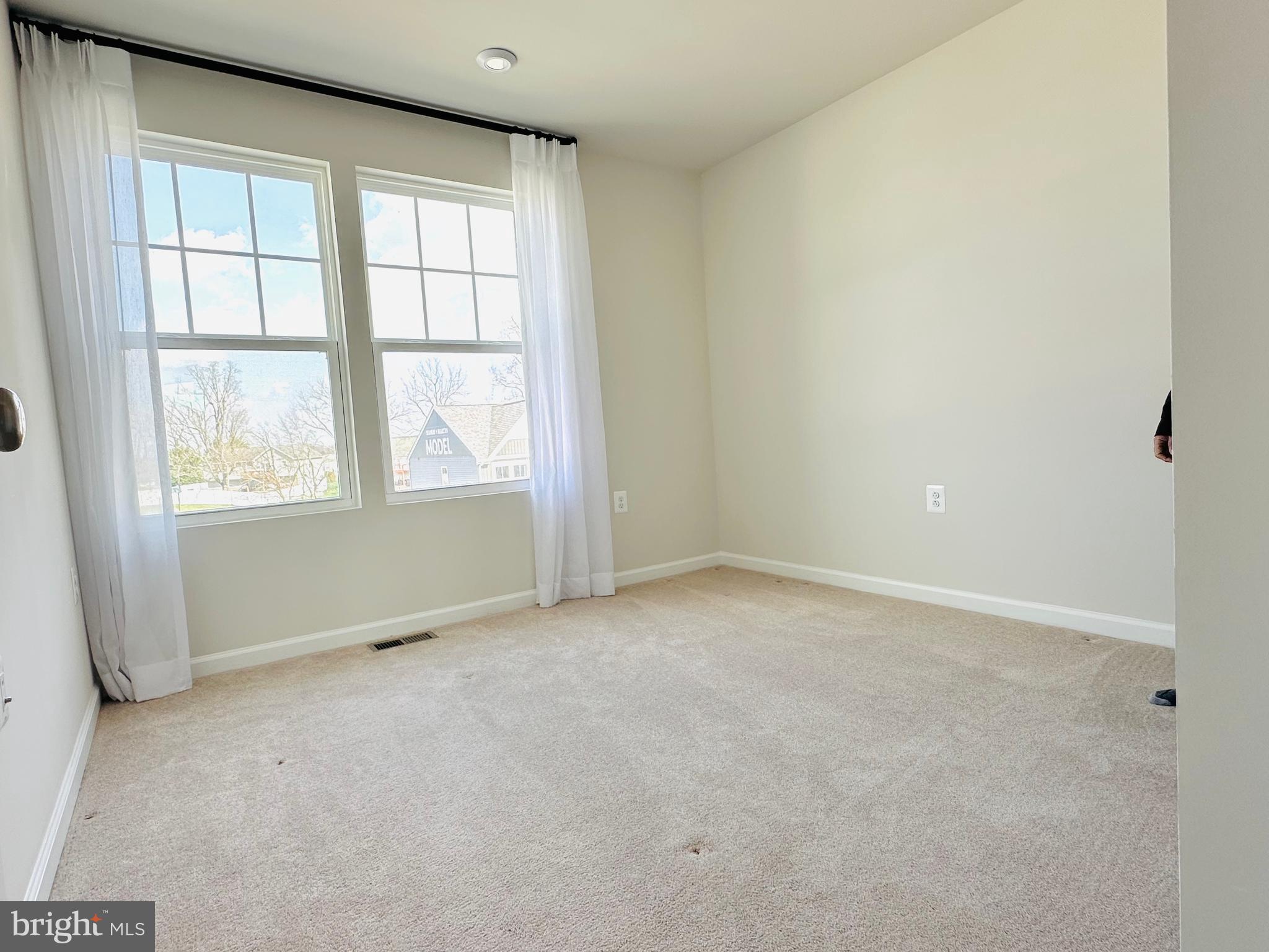 PRESIDENTS POINTE - Residential Lease