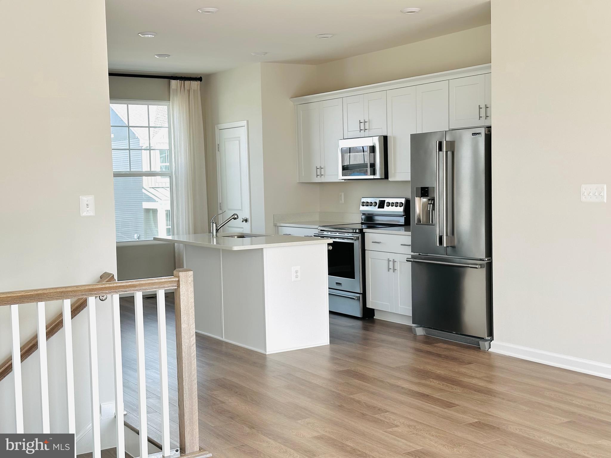 PRESIDENTS POINTE - Residential Lease