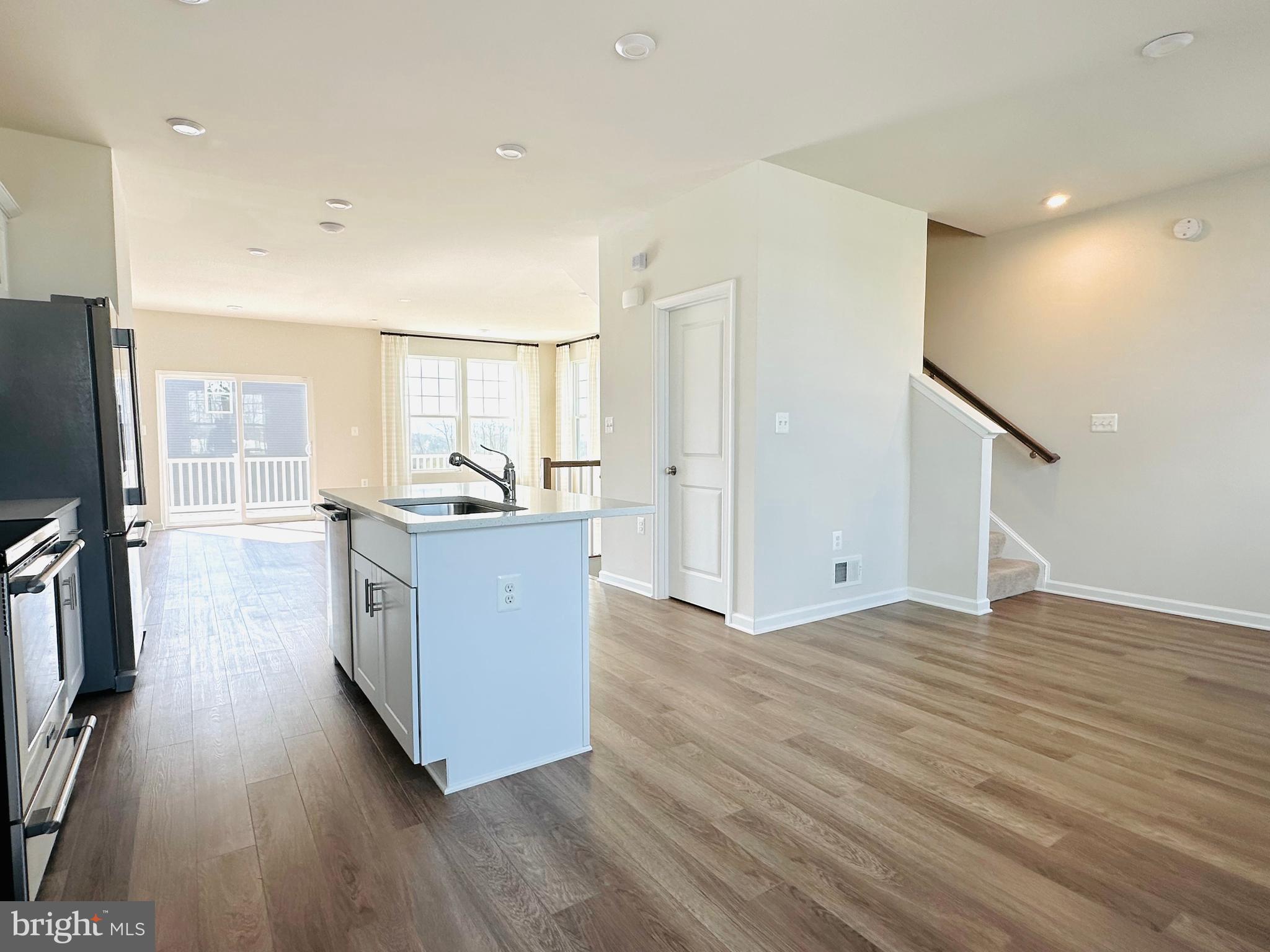 PRESIDENTS POINTE - Residential Lease