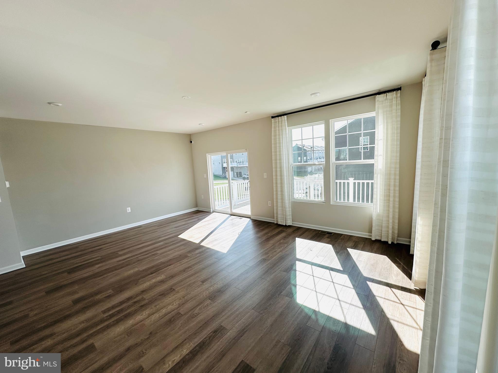 PRESIDENTS POINTE - Residential Lease