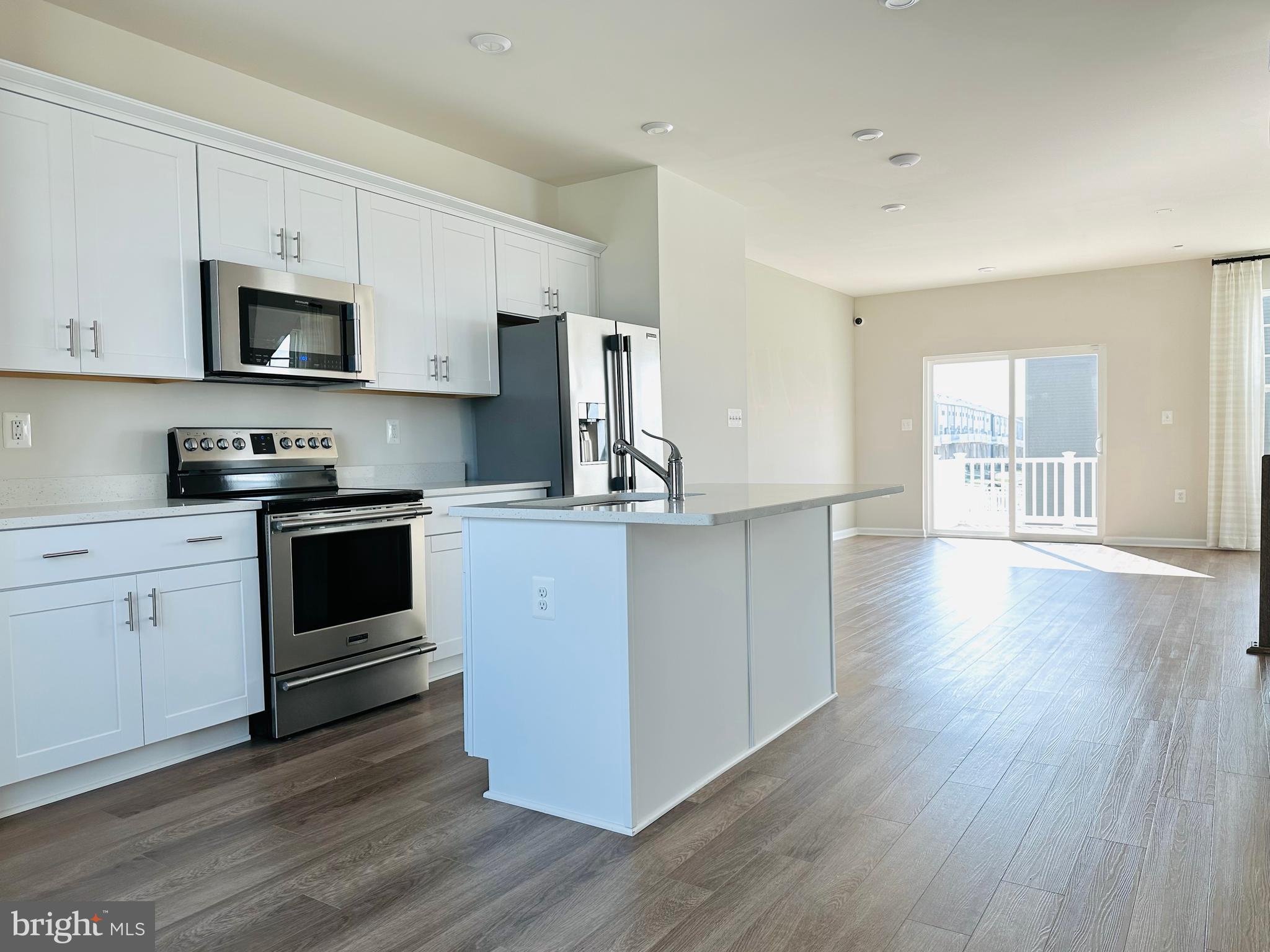 PRESIDENTS POINTE - Residential Lease