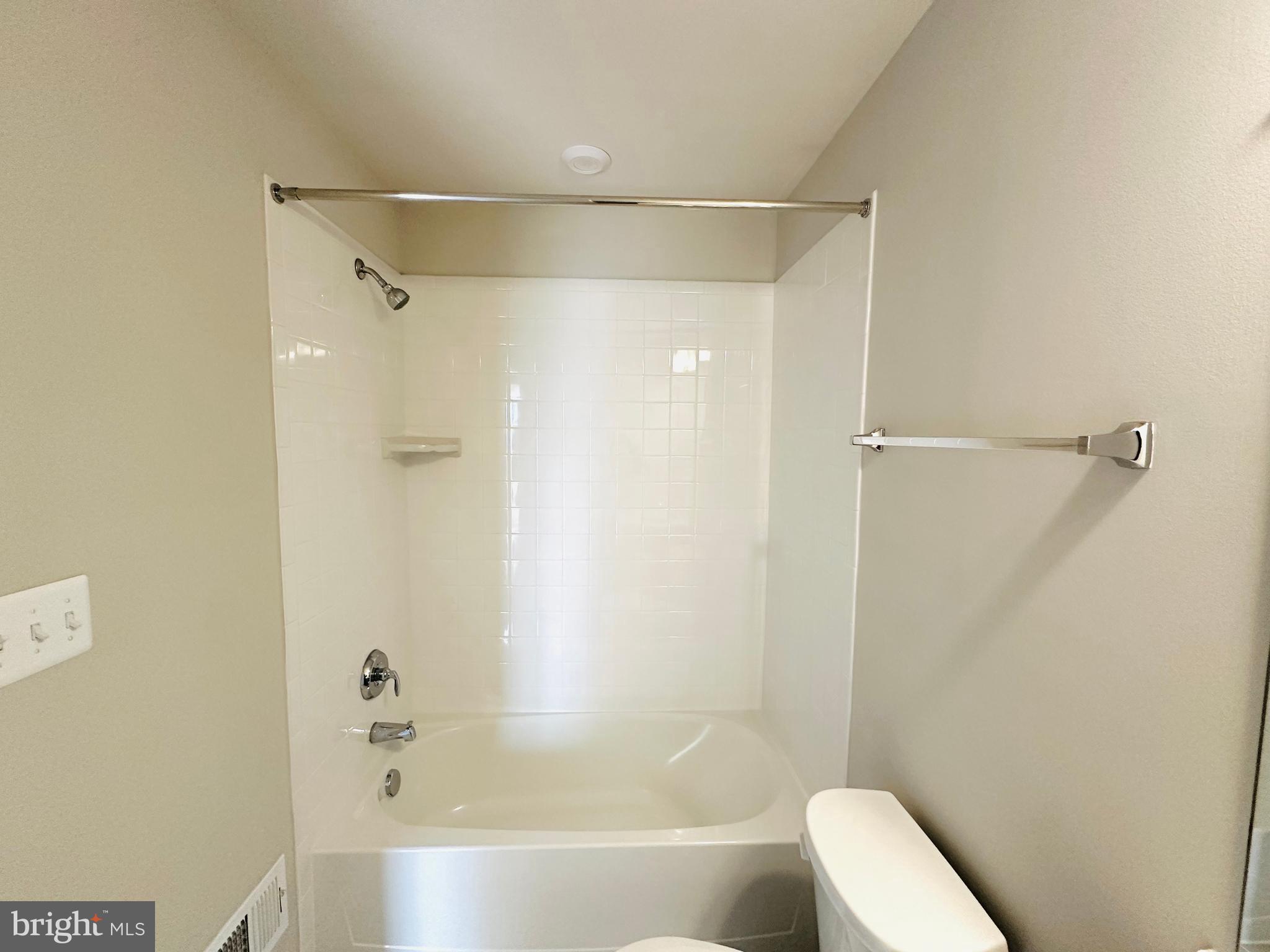 PRESIDENTS POINTE - Residential Lease