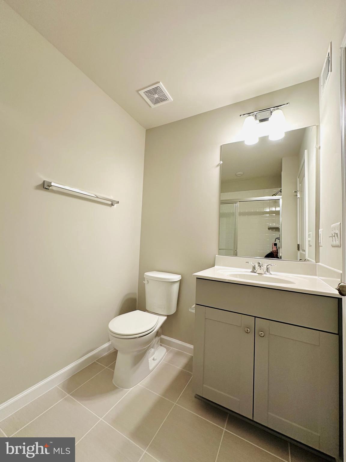 PRESIDENTS POINTE - Residential Lease