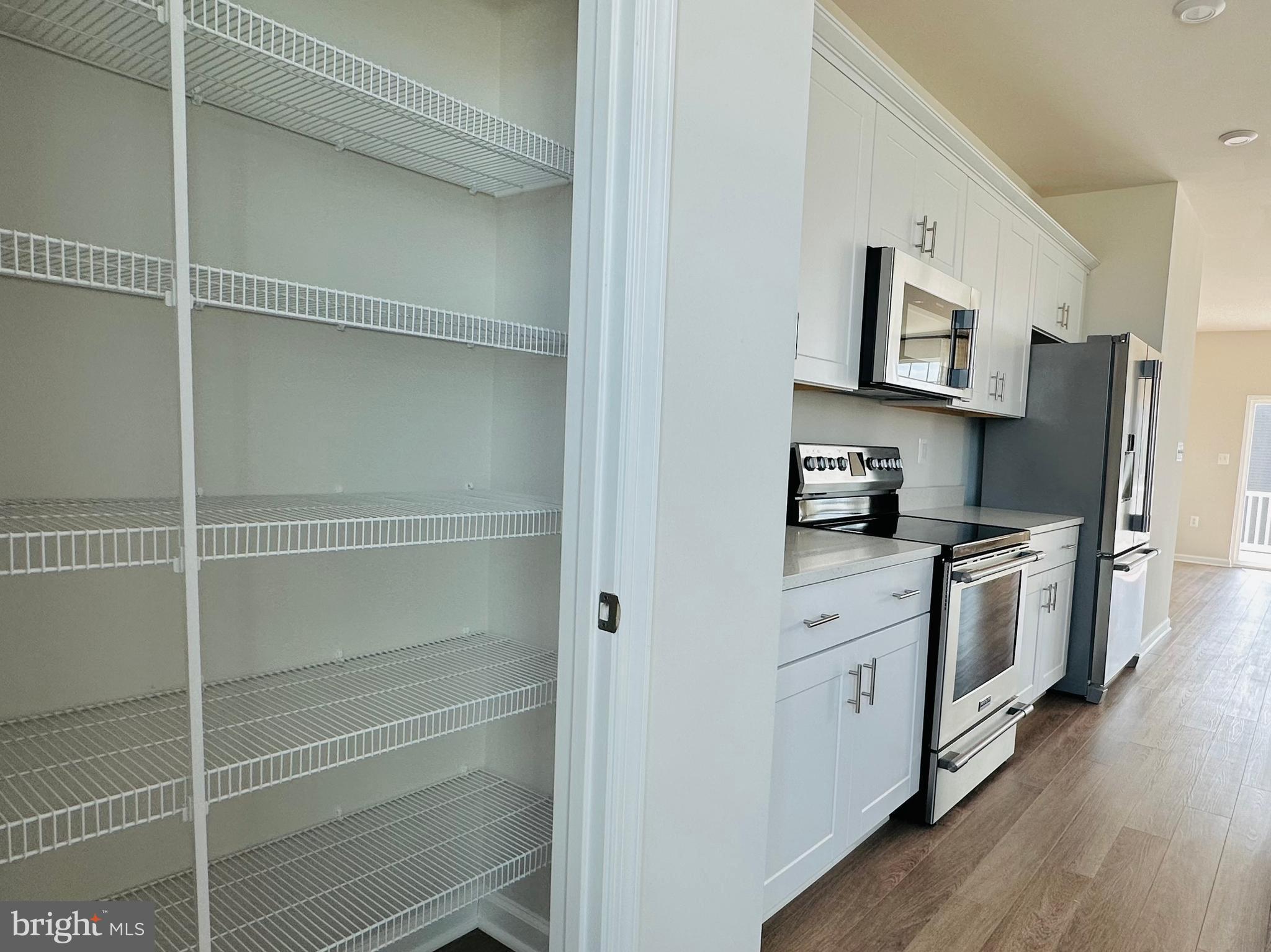 PRESIDENTS POINTE - Residential Lease