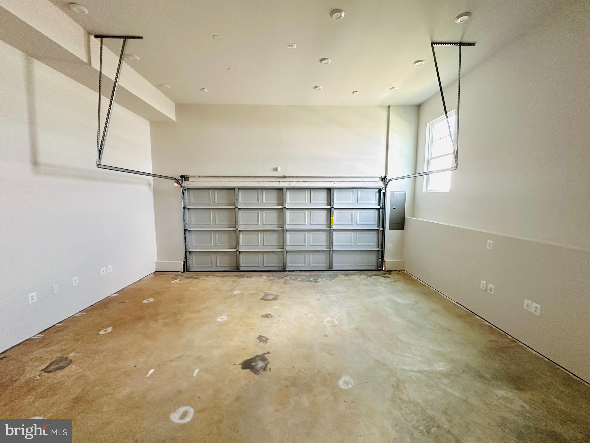 PRESIDENTS POINTE - Residential Lease