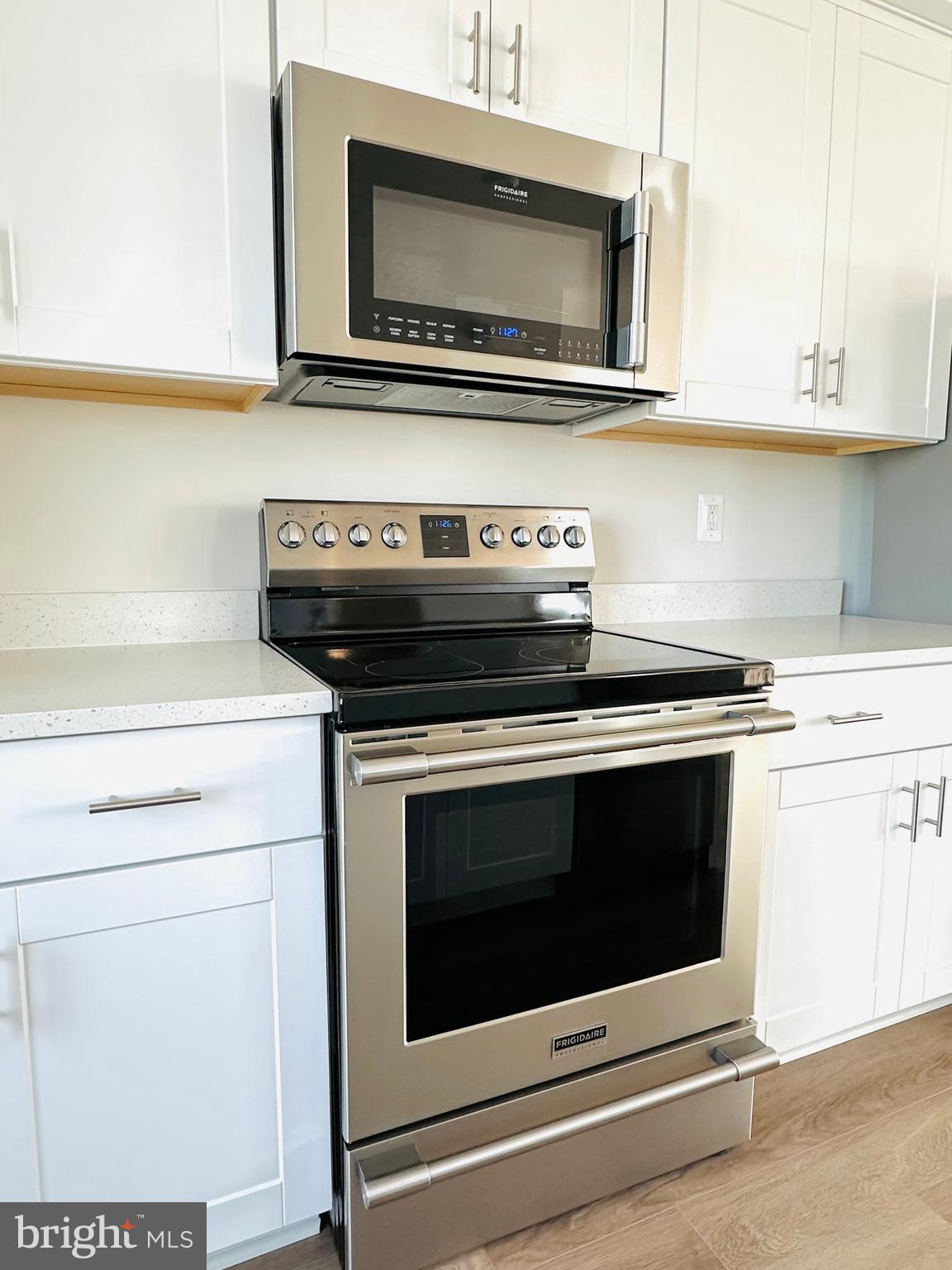 PRESIDENTS POINTE - Residential Lease