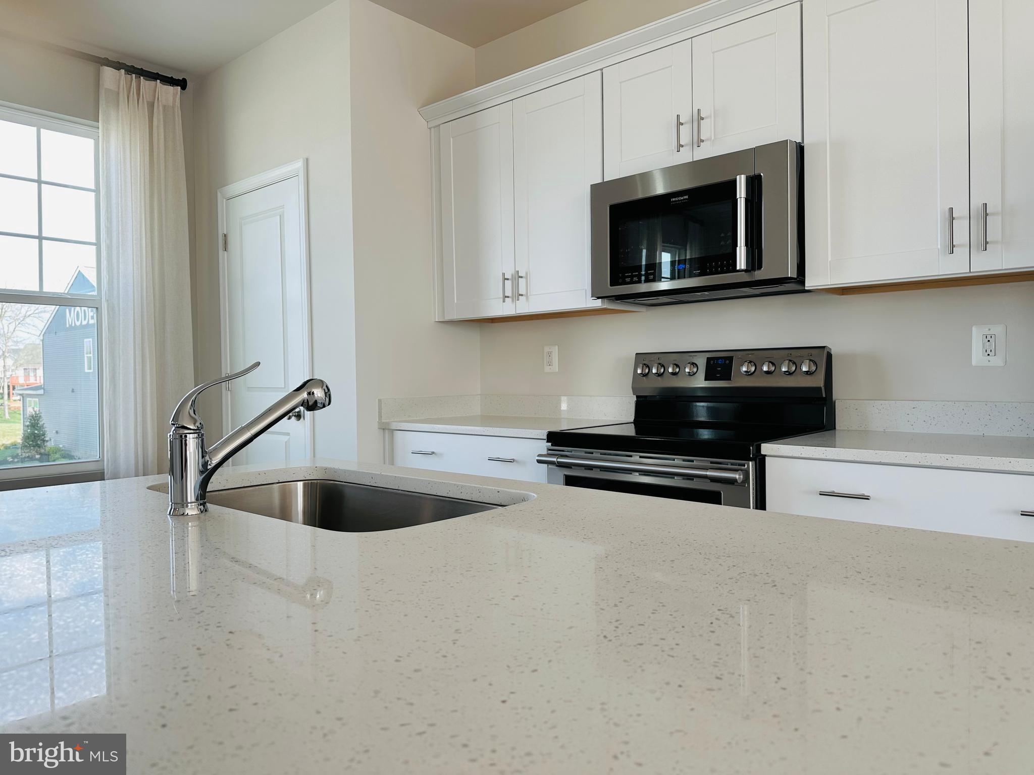 PRESIDENTS POINTE - Residential Lease