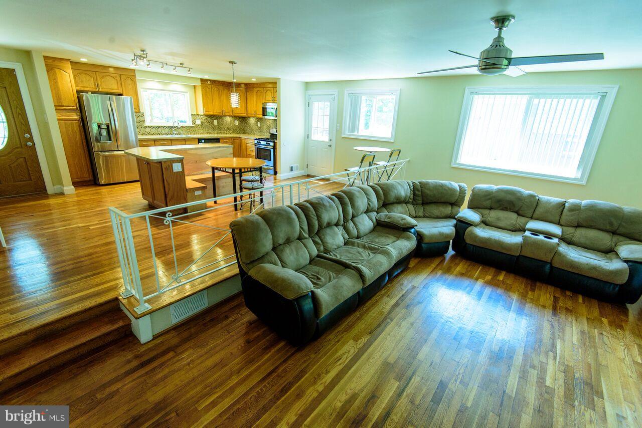 ENGLISH MANOR - Residential