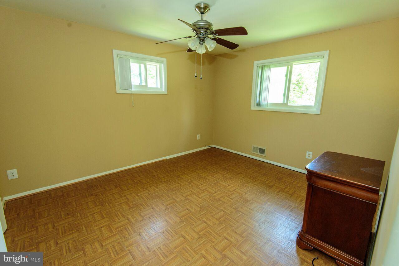 ENGLISH MANOR - Residential