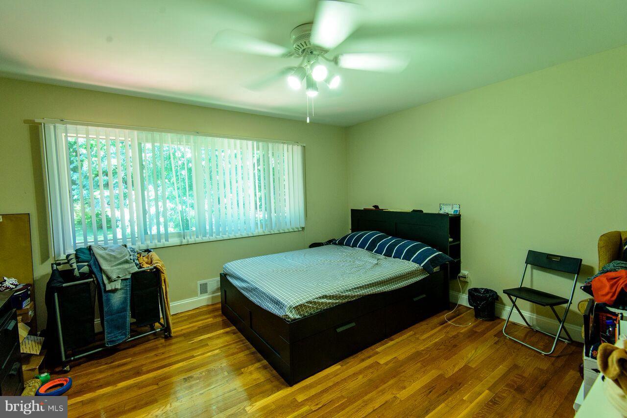 ENGLISH MANOR - Residential