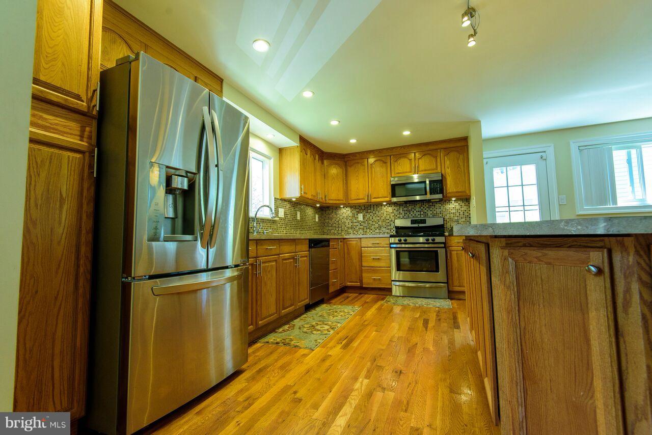 ENGLISH MANOR - Residential