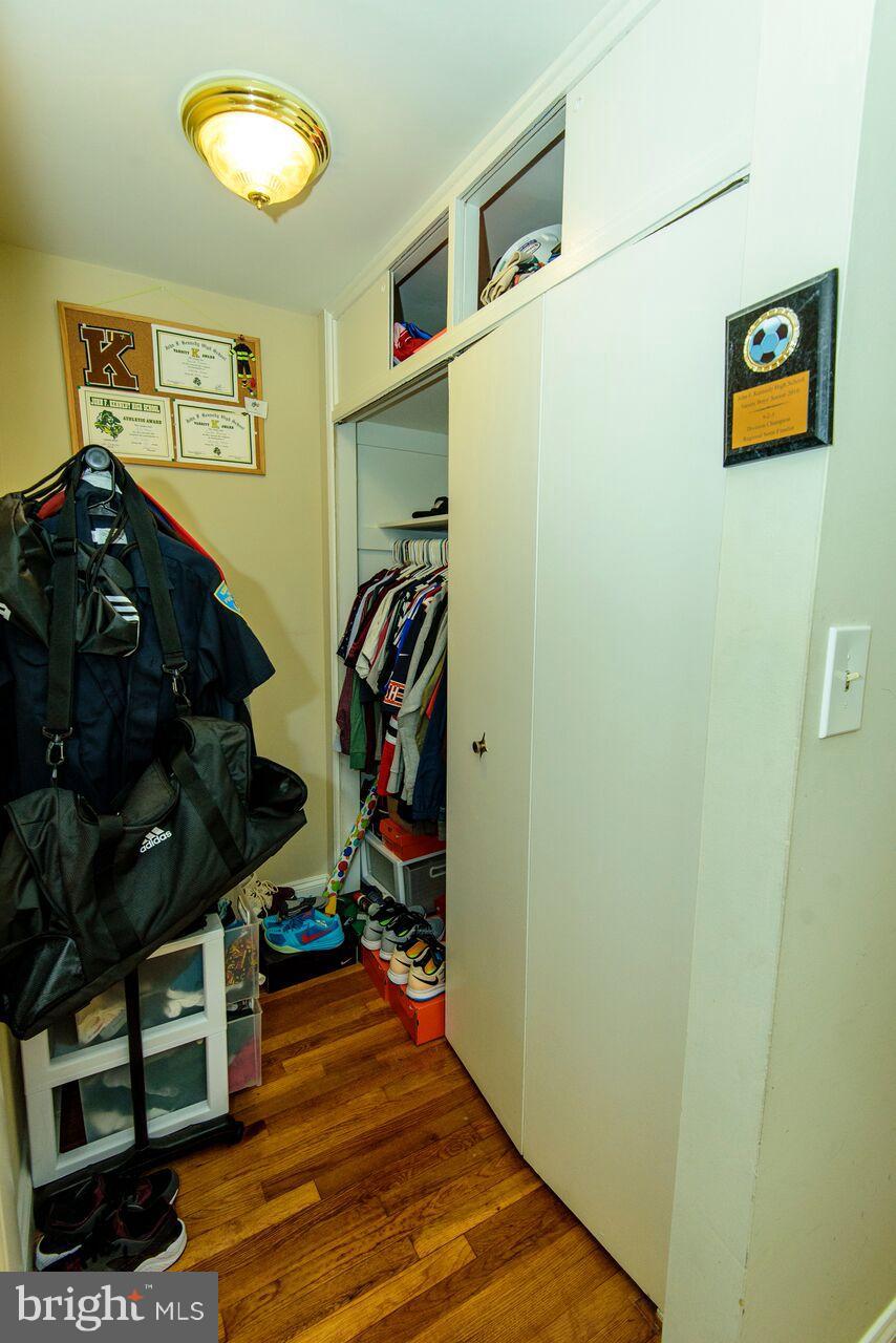 ENGLISH MANOR - Residential