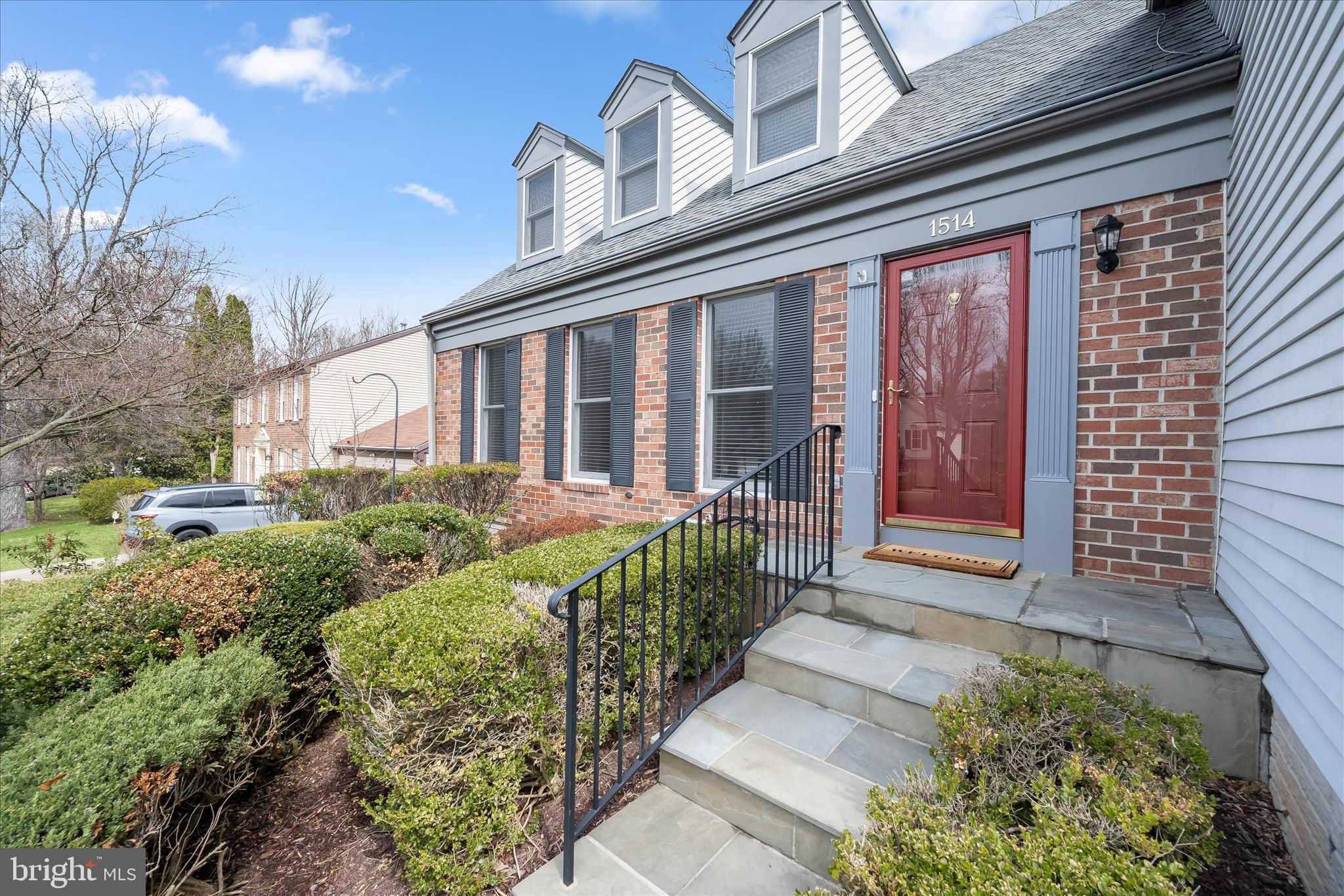 1514 FEATHERWOOD STREET