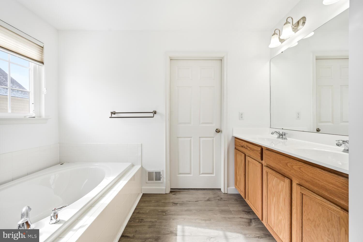 COVENTRY FARMS - Residential