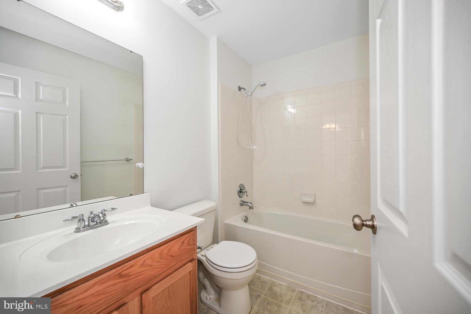 COVENTRY FARMS - Residential