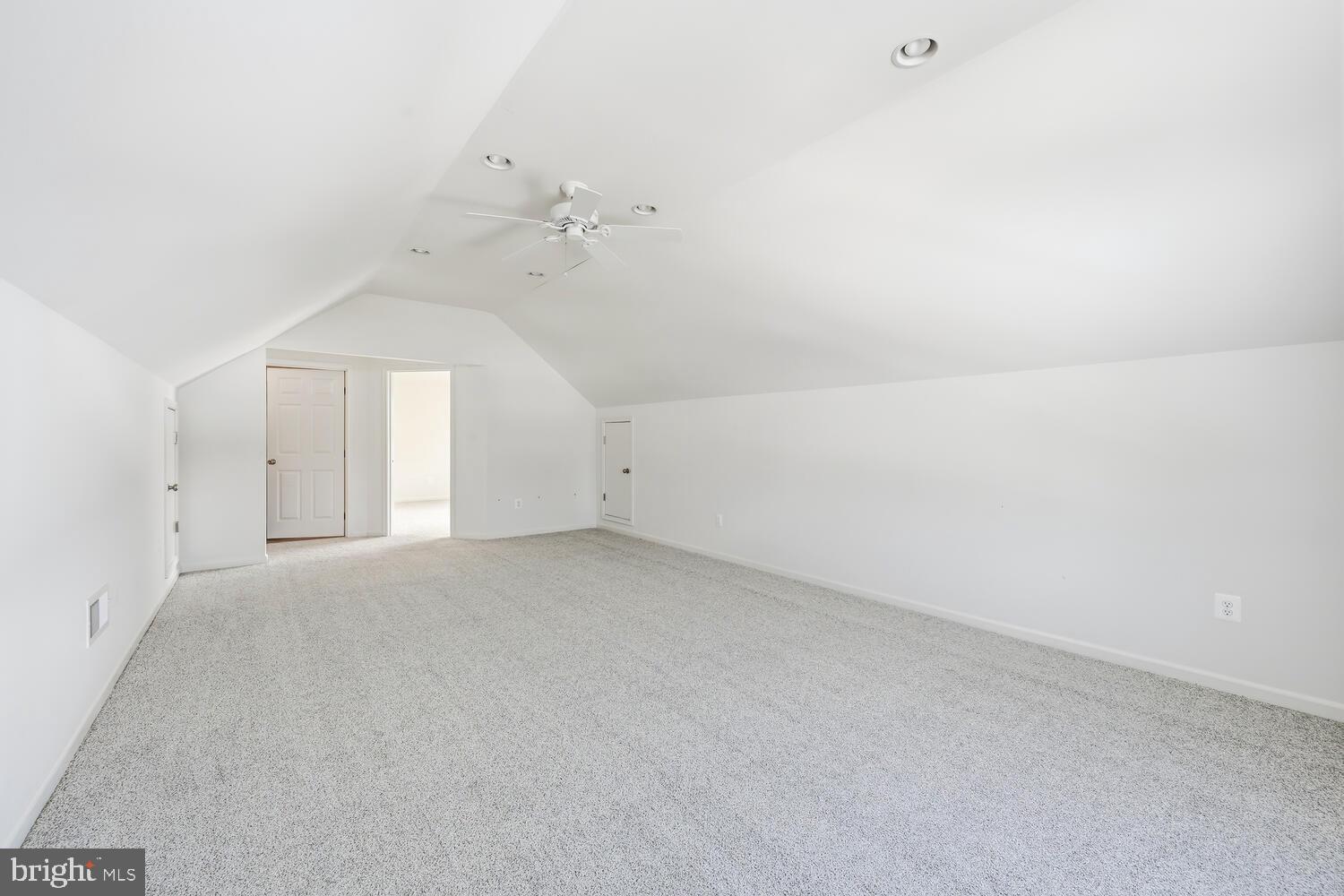 COVENTRY FARMS - Residential