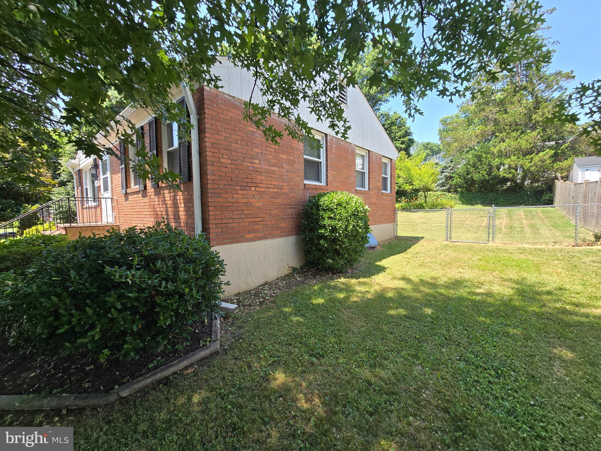 BERKSHIRE OAKWOOD - Land