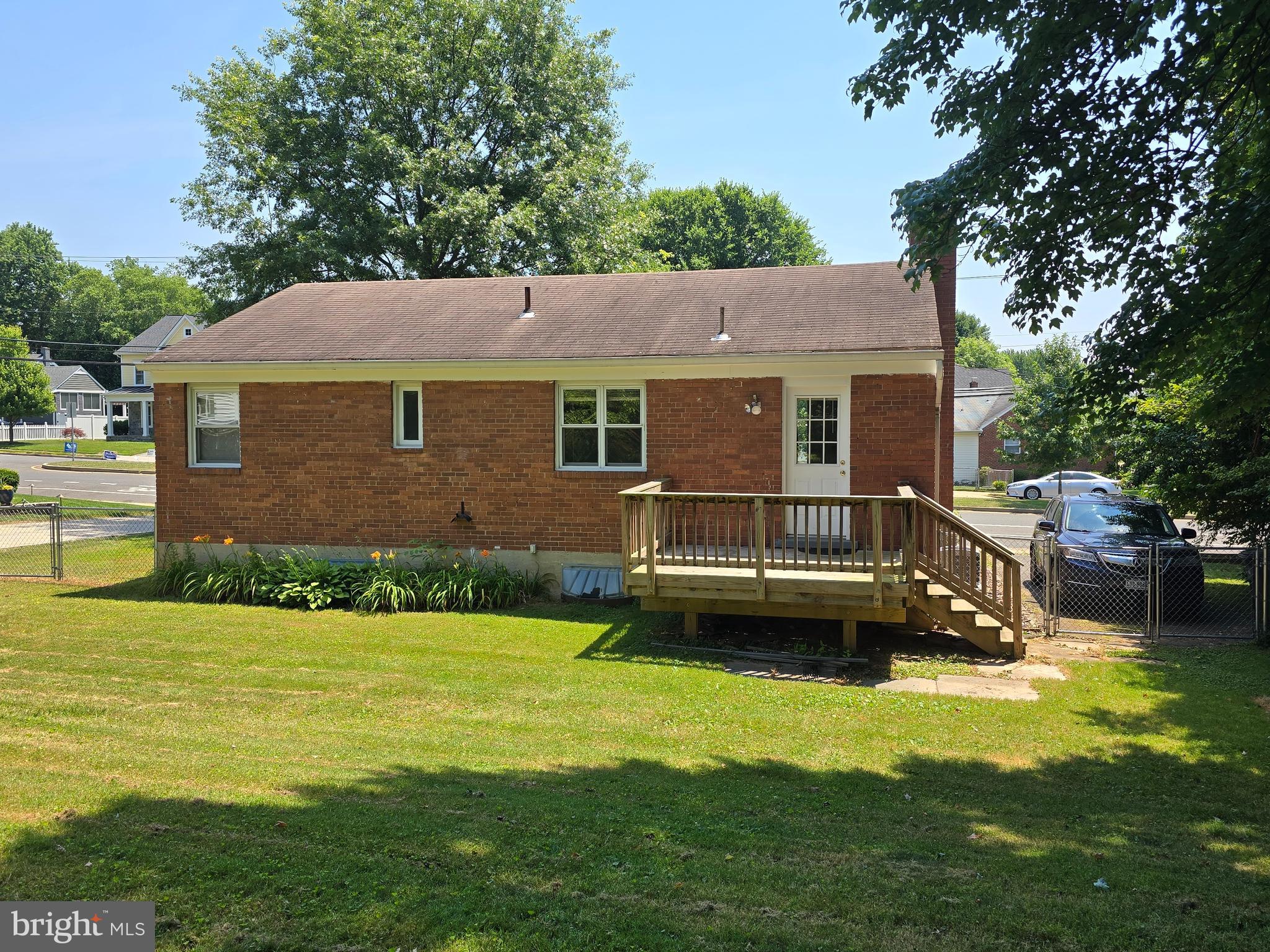 BERKSHIRE OAKWOOD - Land