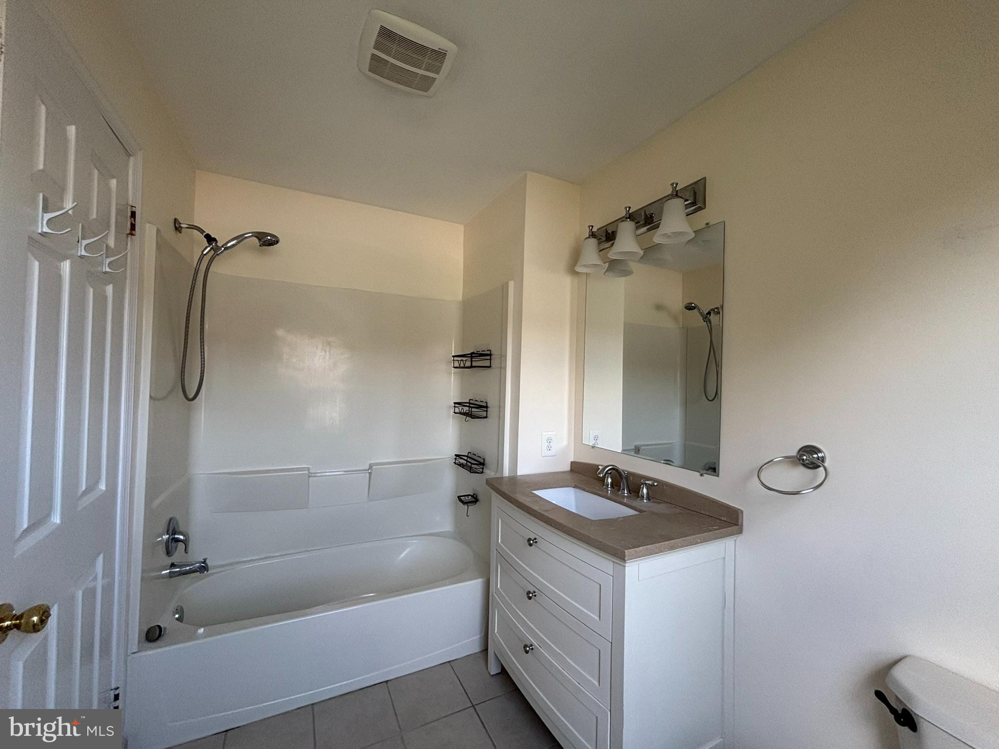 PATRIOTS RIDGE - Residential Lease