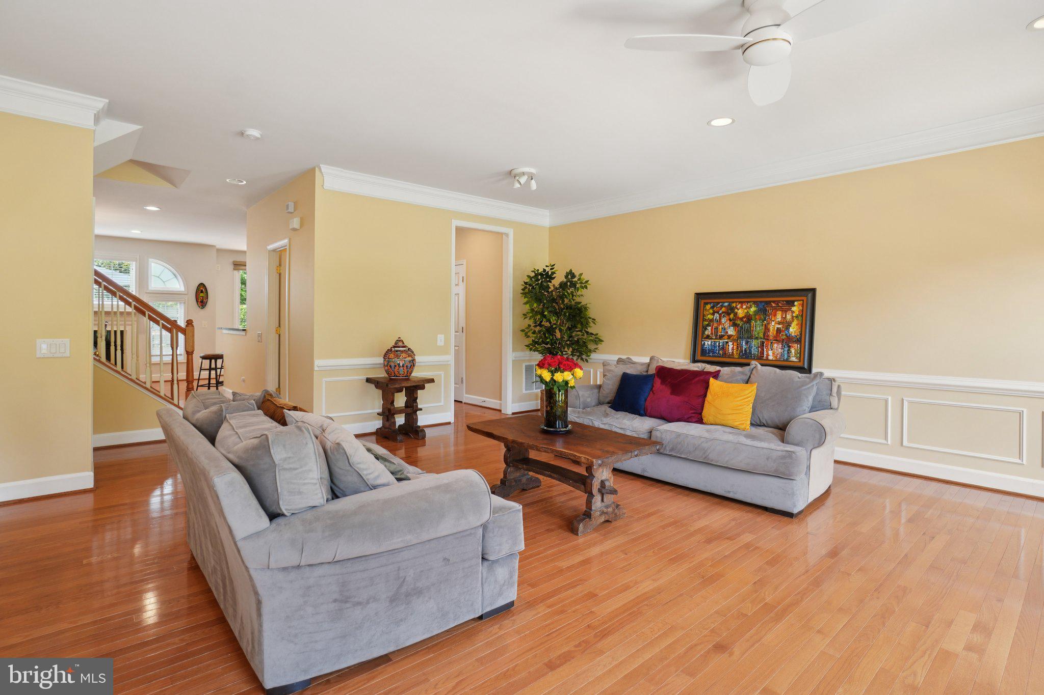 2402 HUNTINGTON PARK DRIVE