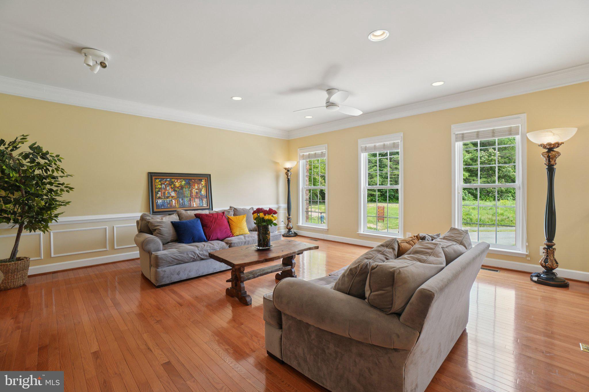 2402 HUNTINGTON PARK DRIVE