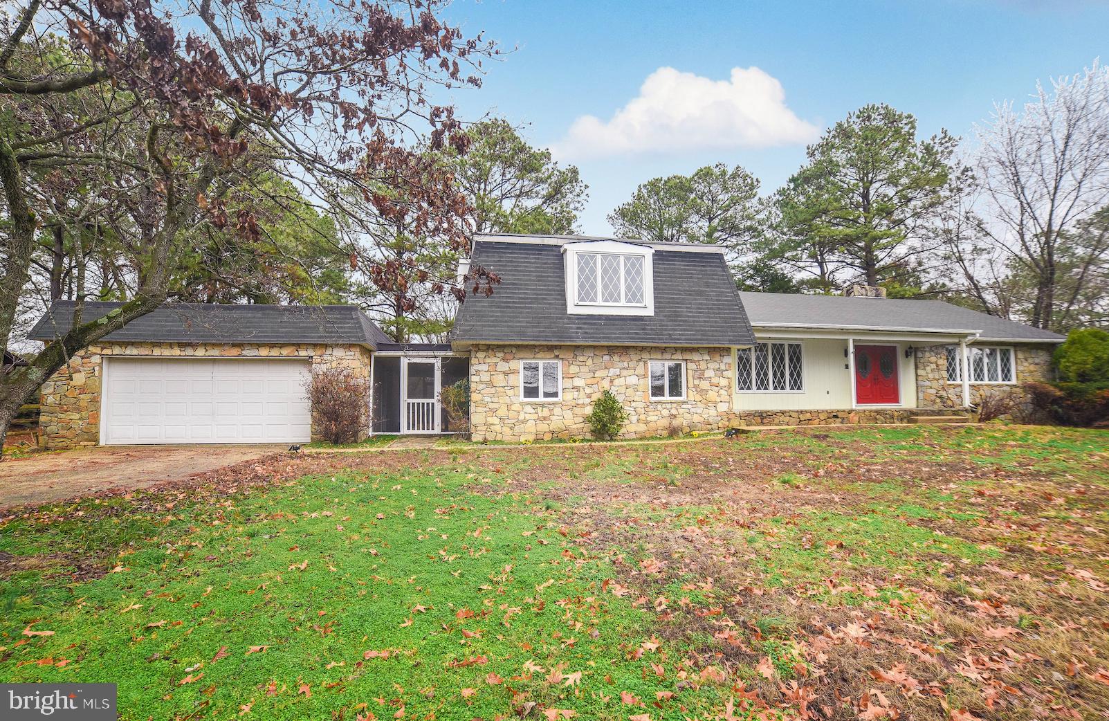 SOCIETY HILL - Residential Lease