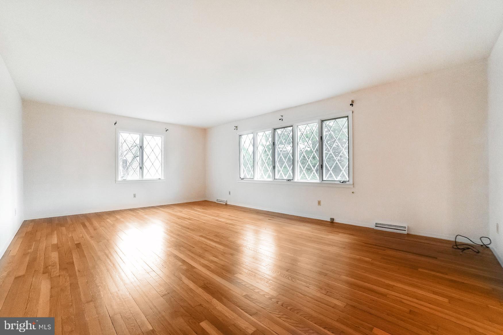 SOCIETY HILL - Residential Lease