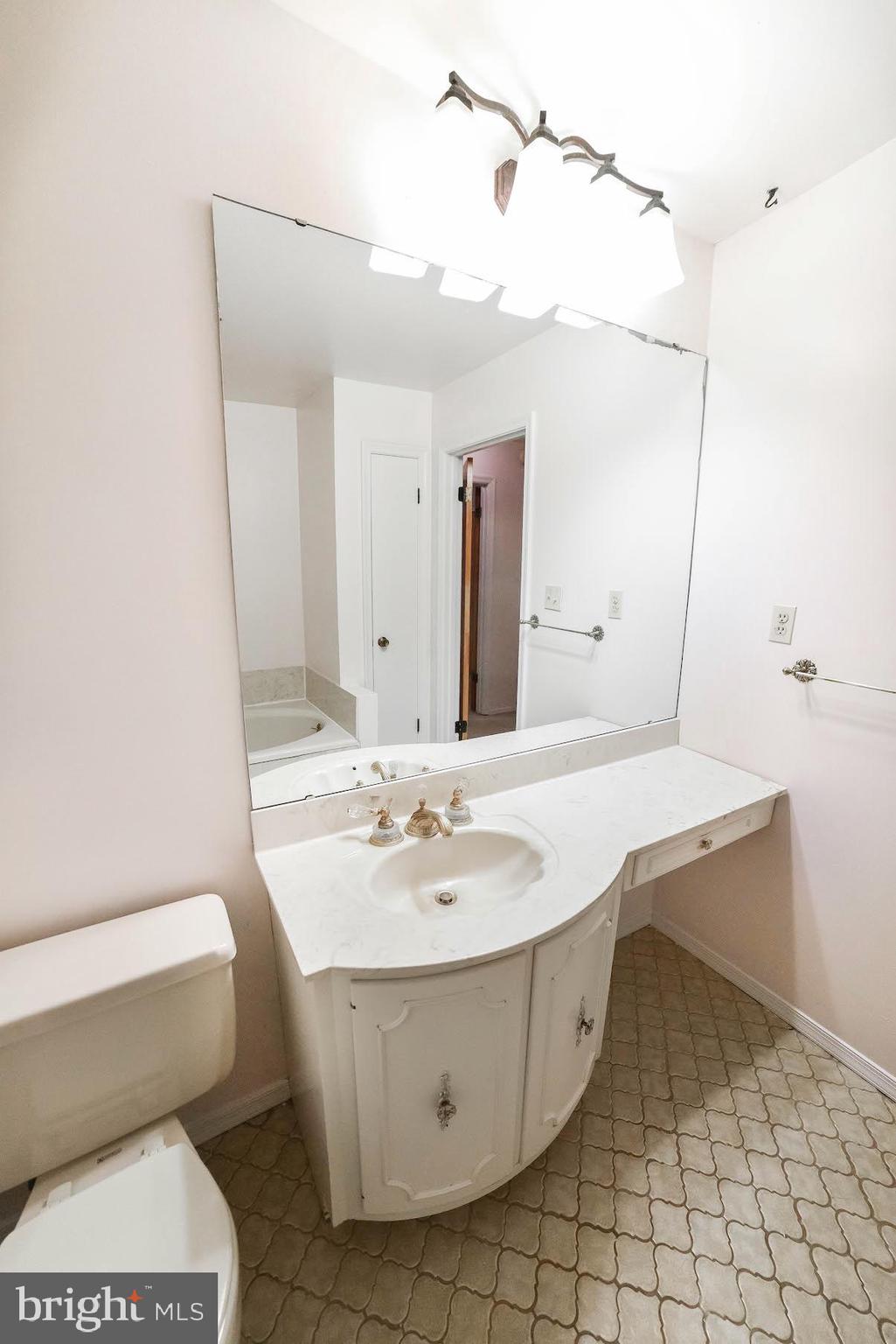 SOCIETY HILL - Residential Lease