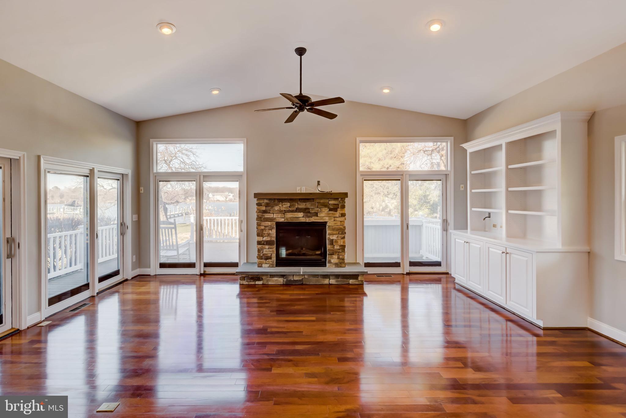 BENTONS PLEASURE - Residential