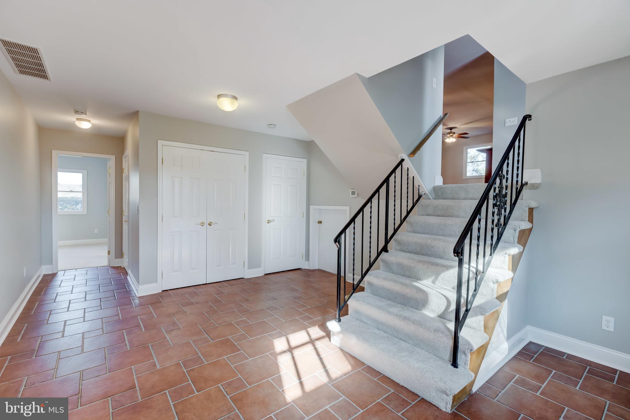 BENTONS PLEASURE - Residential